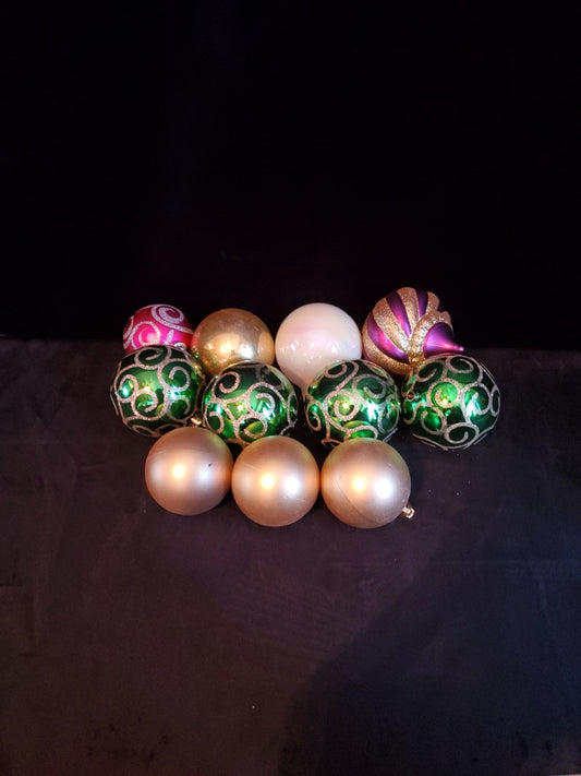 10 Christmas Tree Ornaments. Shiny Brite, Glittery, Shatterproff. 2"-2.5" Dia.